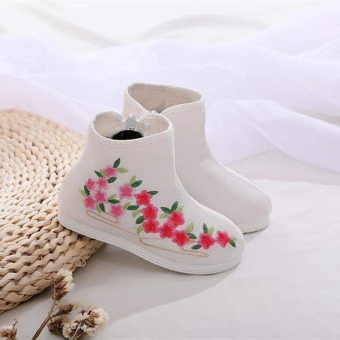 Lányoknak készült őszi-téli rövidcsizma etnikus hímzéssel, hagyományos kínai ihletésű dizájn, táncelőadásokhoz, felső rész: pamut, talp: marha ín, 1–3 éveseknek