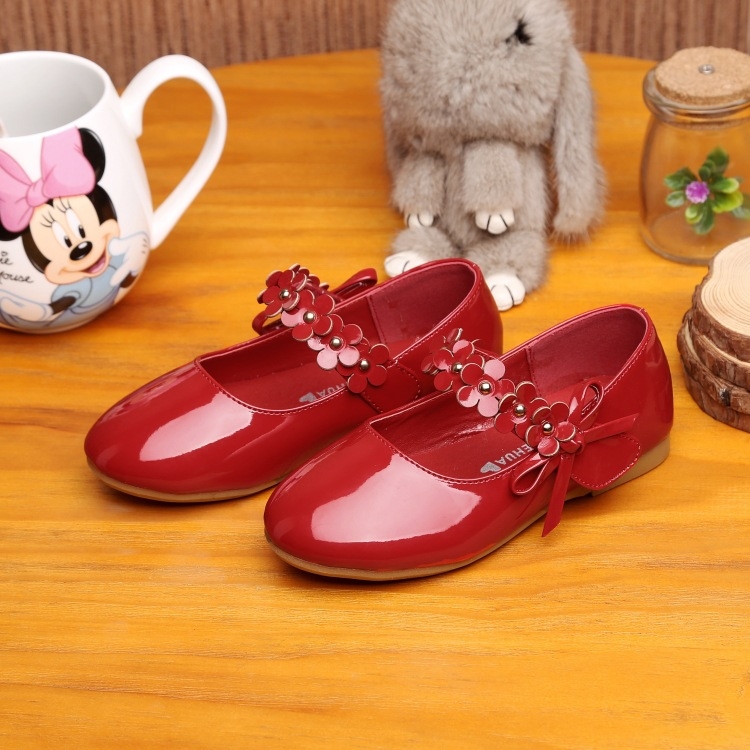 Meiteņu deju kurpes ar Velcro aizdari – augšpuse no mākslīgā PU, pamatne no liellopa cīpslas, elpojošas, pretslīdēšanas, triecienu absorbējošas