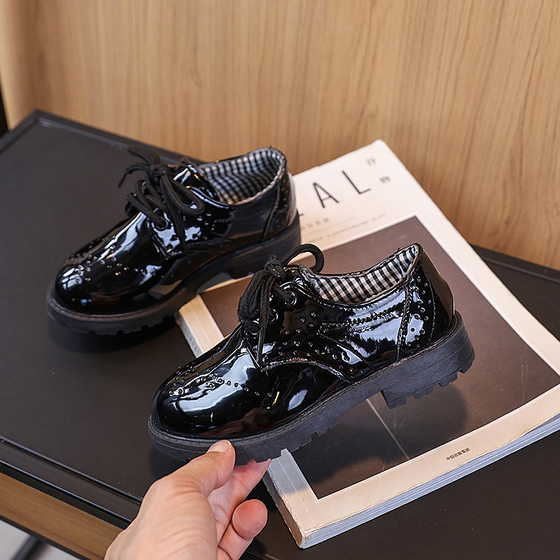 Dječje kožne cipele – umjetna PU gornja, reljefna površina, niski vrh, Velcro kopča, gumeni potplat