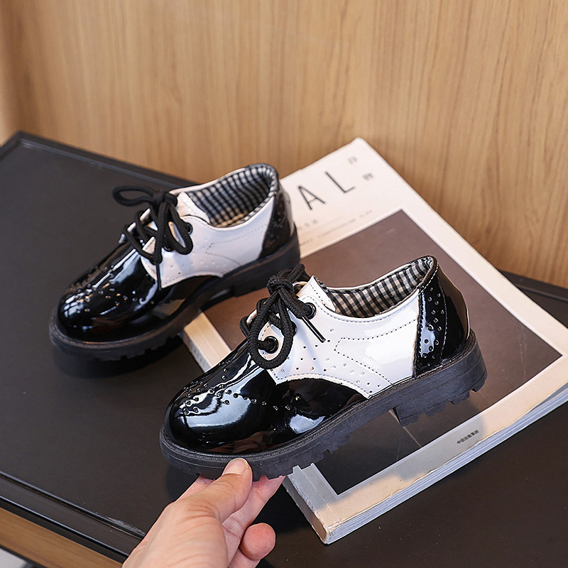 Dječje kožne cipele – umjetna PU gornja, reljefna površina, niski vrh, Velcro kopča, gumeni potplat