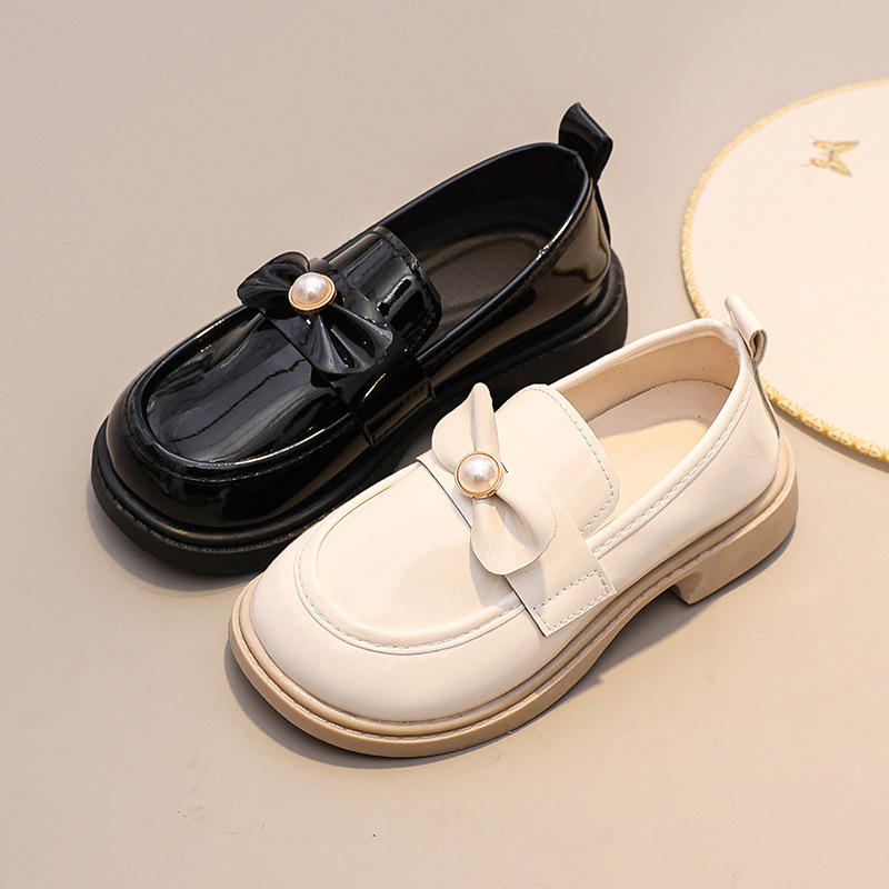 Dječje plesne cipele za princeze s mekanom potplatom, gornji dio od super vlakna, Velcro zatvaranje, izvezen cvjetni uzorak, gumena potplata – za plesne izvedbe