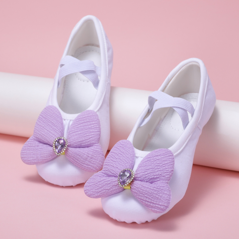 Gyerekeknek készült vászon tánccipő nyuszis masnival — könnyű, bőr talppal, színpadi használatra