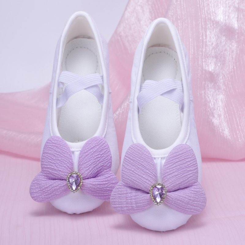 Gyerekeknek készült vászon tánccipő nyuszis masnival — könnyű, bőr talppal, színpadi használatra