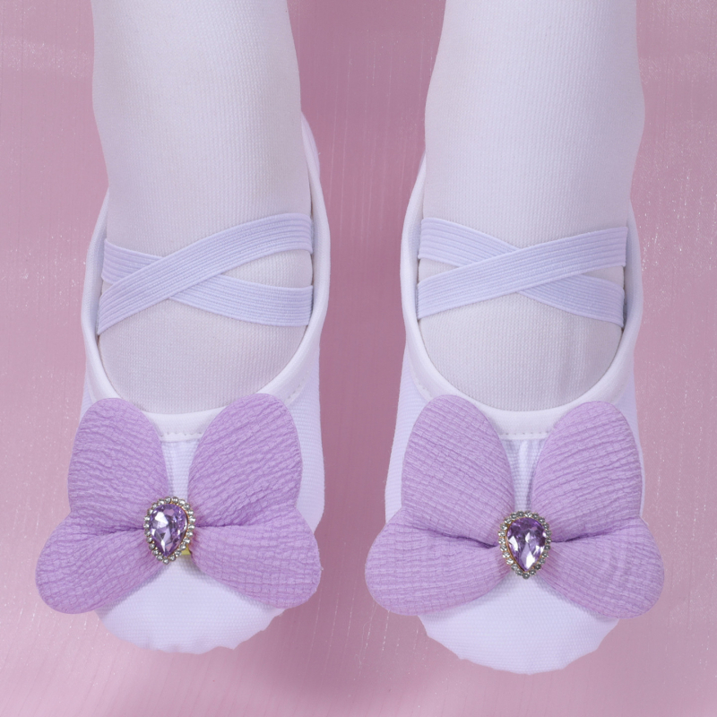 Gyerekeknek készült vászon tánccipő nyuszis masnival — könnyű, bőr talppal, színpadi használatra