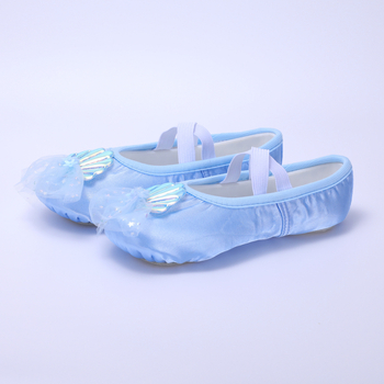 Detské saténové baletky s mäkkou podrážkou a vrchnou časťou z sieťoviny s mušľovým efektom – Model 8124