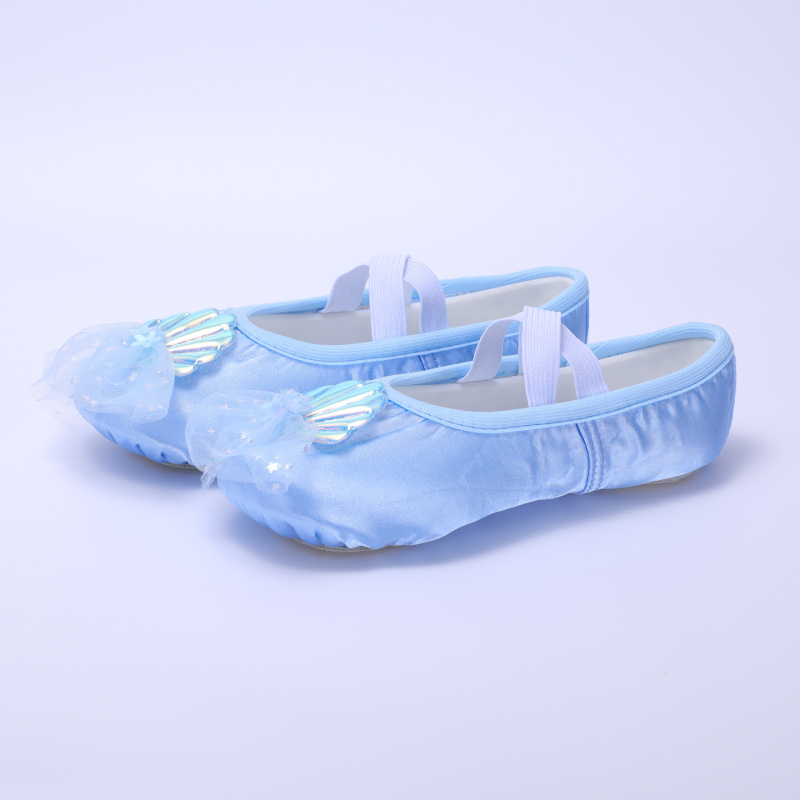 Detské saténové baletky s mäkkou podrážkou a vrchnou časťou z sieťoviny s mušľovým efektom – Model 8124