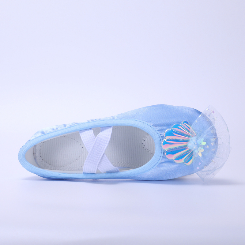 Detské saténové baletky s mäkkou podrážkou a vrchnou časťou z sieťoviny s mušľovým efektom – Model 8124