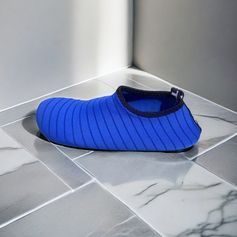 Beltéri fitneszcipők nőknek és férfiaknak – légáteresztő, csúszásmentes, kopásálló; hálós felsőrész, műanyag talp, alacsony fazon.