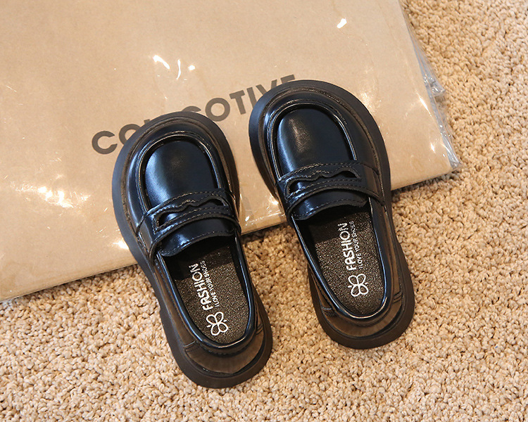 Gyerekeknek készült brit stílusú loafer cipő, PU felsőrész, puha talp, uniszex, fűzők nélkül, alacsony boka, mind a négy évszakra, 2022 ősz kiadás