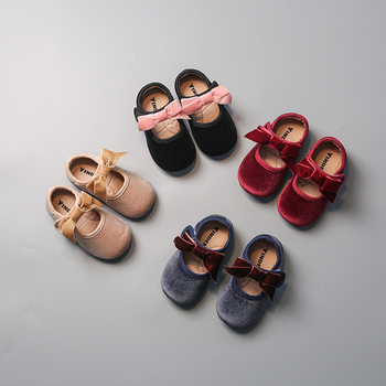 Gyerekek Mary Jane cipő velúrból, gumírozott talppal, Velcro-zár, alacsony fazonú felsőrész, légáteresztő bélés