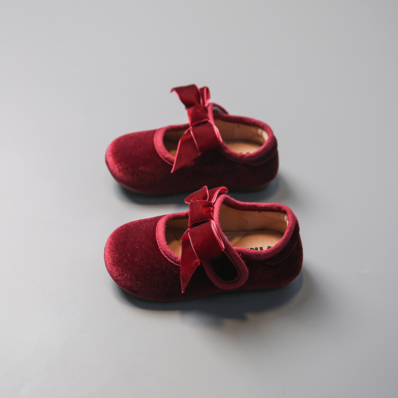 Gyerekek Mary Jane cipő velúrból, gumírozott talppal, Velcro-zár, alacsony fazonú felsőrész, légáteresztő bélés