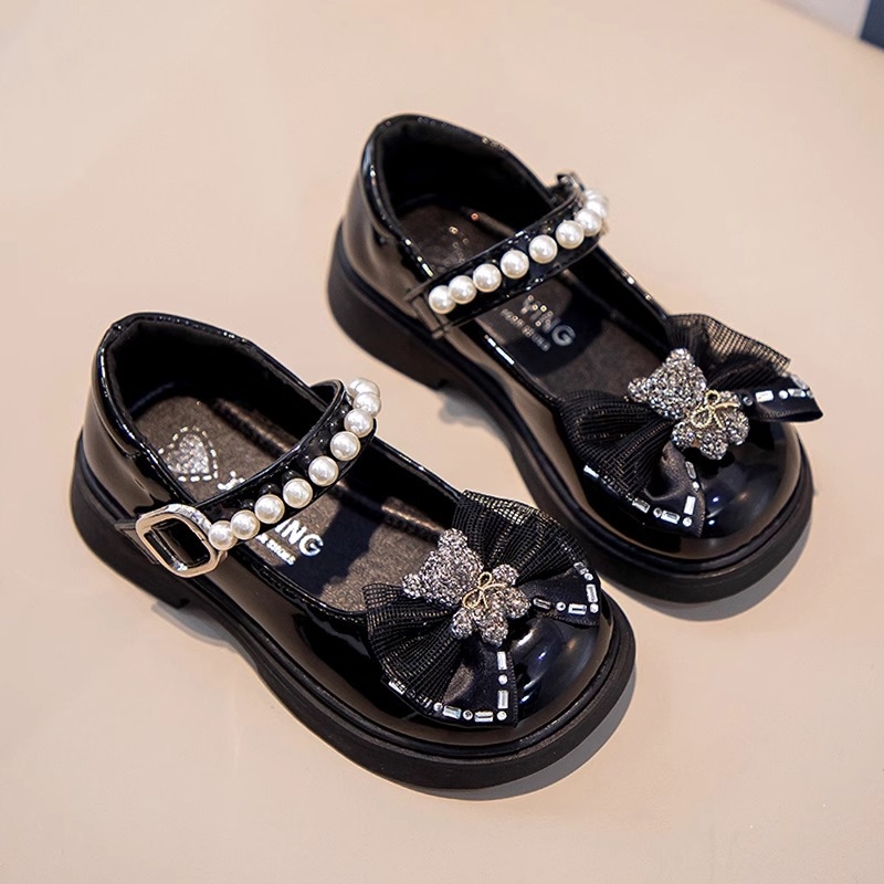 Lányoknak szóló bőrcipő mesterséges bőrből - Velcro-zárás, alacsony felsőrész, gumitalp, édes stílus