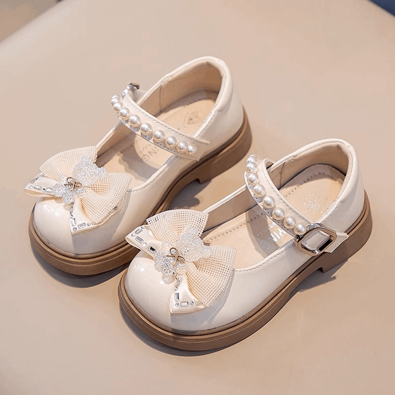 Lányoknak szóló bőrcipő mesterséges bőrből - Velcro-zárás, alacsony felsőrész, gumitalp, édes stílus