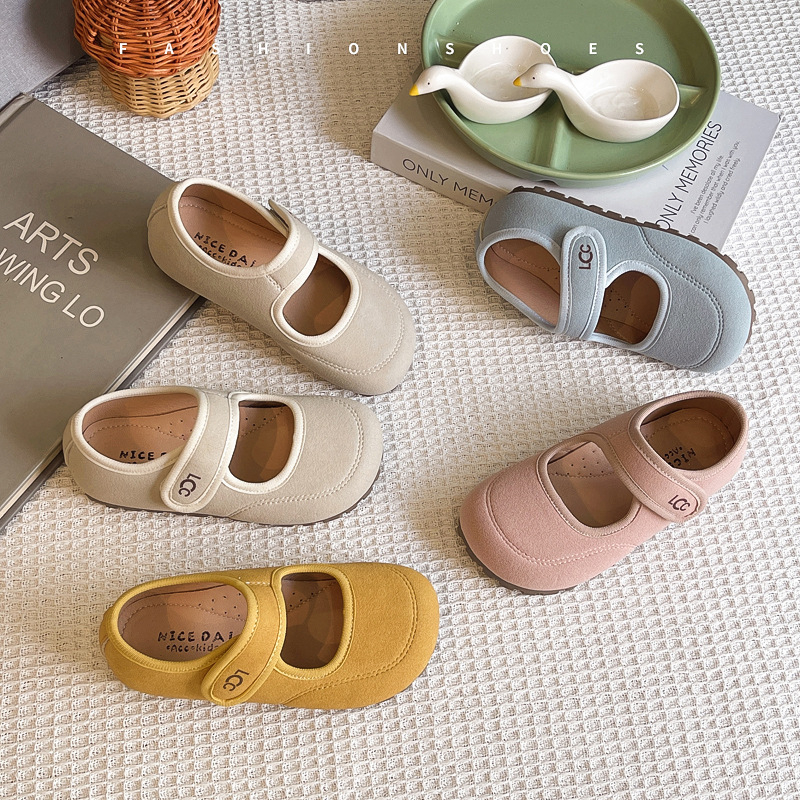 Lány Mary Jane bőr cipők - Velcro zárás, PU felsőrész, gumírozott talp, kerek orr, alacsony profil