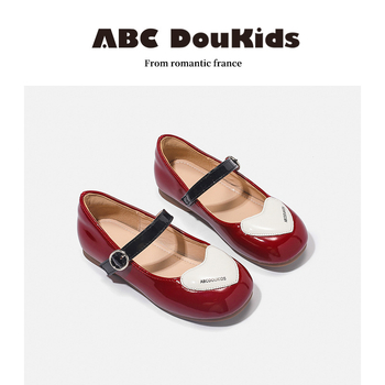 Kislányoknak készült bőrcipő szív alakú vamp-tal, Velcro zárás, alacsony felső rész, csúszásmentes gumitalp, bőr bélés és természetes bőr talpbetét