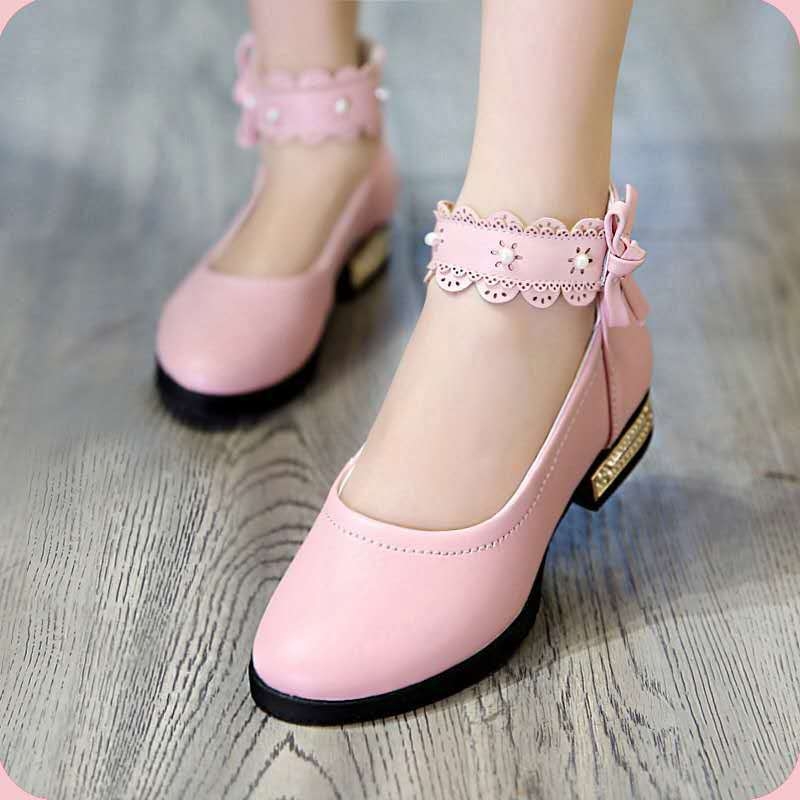 Lányoknak szóló bőr cipő — első osztályú marhabőr felsőrész, alacsony felső rész, belső műbőr, talp: marha ín, lélegző, csúszásmentes, kopásálló