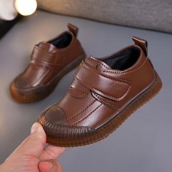 Fiúknak készült magas szárú cipő mikroszálas felsőrésszel, Velcro-zárás, PVC talp, téli használatra