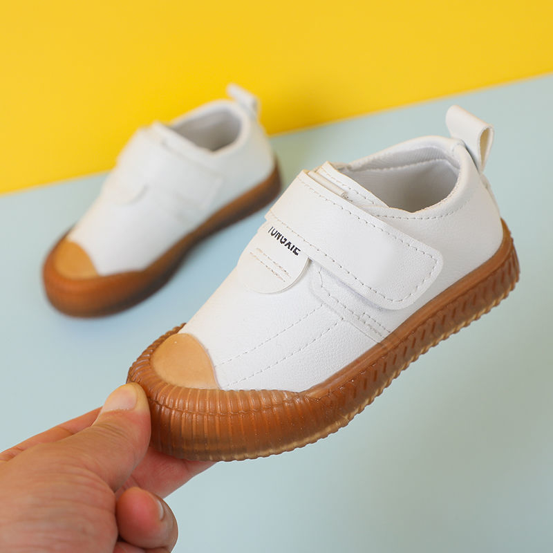 Fiúknak készült magas szárú cipő mikroszálas felsőrésszel, Velcro-zárás, PVC talp, téli használatra