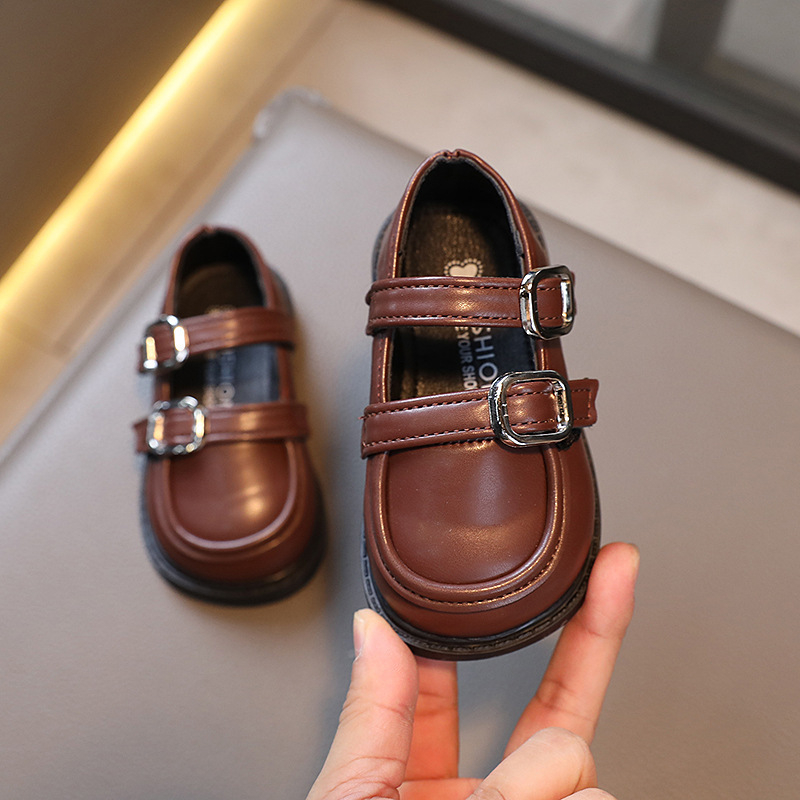 Lányoknak készült koreai stílusú cipő Velcro-záródással, felsőrész mikrofiberből, gumitalp, bőr belső rész, textil talpbetét