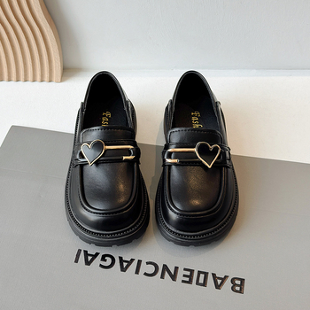 Crne dječje loaferice s motivom srca, princeza stil, britanski stil