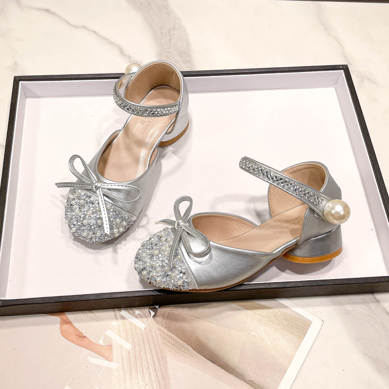 Hercegnő-stílusú lánycipő alacsony sarkú, Velcro-záródás, mikroszálas felsőrész, gumitalp, belső talp műbőr