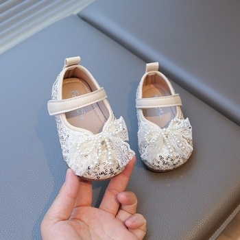 Lányoknak szóló cipő gyöngyös masnival, Velcro-zárás, csúszásmentes talp, alacsony felsőrész (Felsőrész: szuper rost; Kor: 0–3 év; Belső: PU)