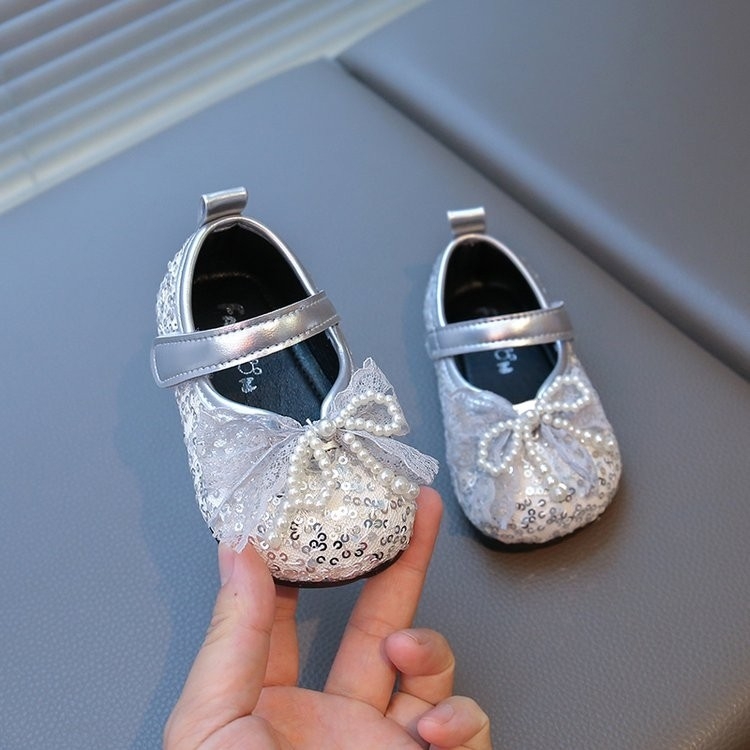 Lányoknak szóló cipő gyöngyös masnival, Velcro-zárás, csúszásmentes talp, alacsony felsőrész (Felsőrész: szuper rost; Kor: 0–3 év; Belső: PU)