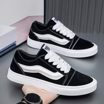 Loafers pentru bărbați – partea superioară din velur, căptușeală respirabilă, talpă din cauciuc, închidere cu șireturi, talpă joasă (Velur upper; Breathable lining; Rubber sole; Lace-up; Low-top)