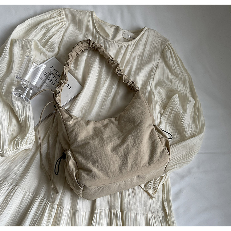 Ženska nylon bucket crossbody torba, velika kapaciteta, zatvarač, jedna naramenica
