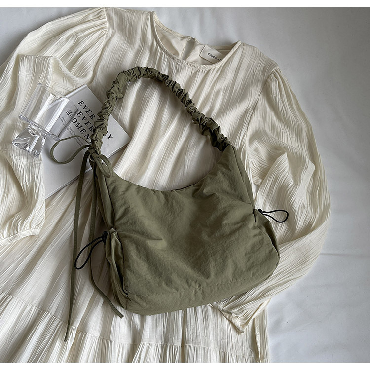 Ženska nylon bucket crossbody torba, velika kapaciteta, zatvarač, jedna naramenica
