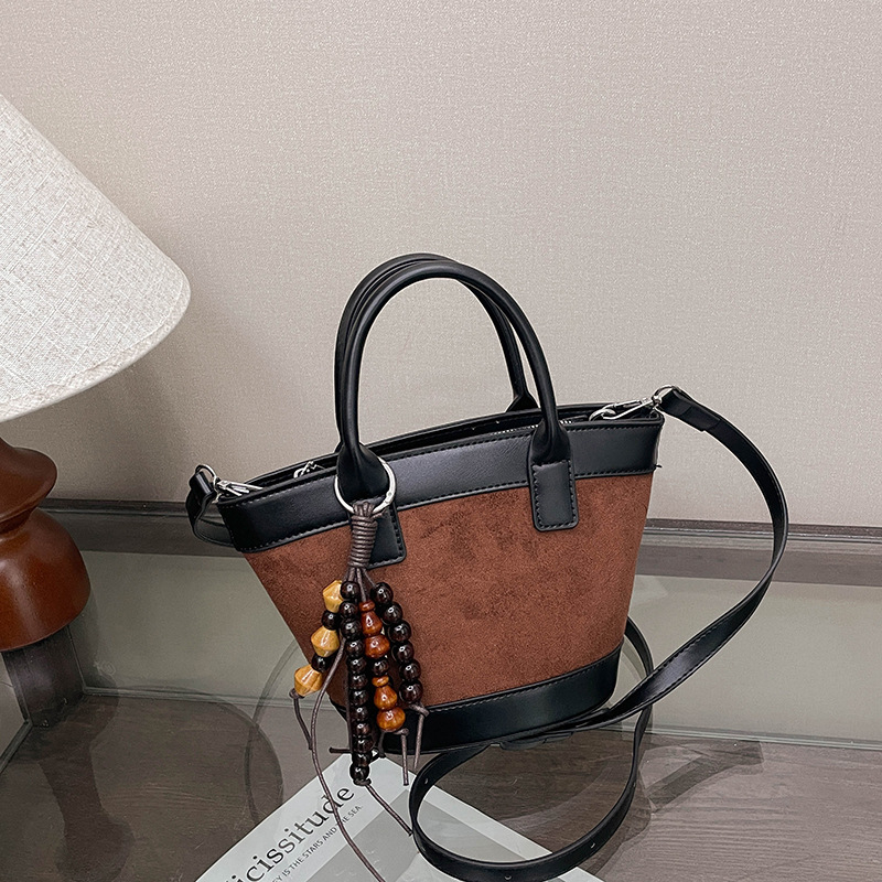 Crossbody bucket torba od PU kože, zatvarač, poliester podstava, unutarnji džep sa zatvaračem, džep za mobitel, jedan remen