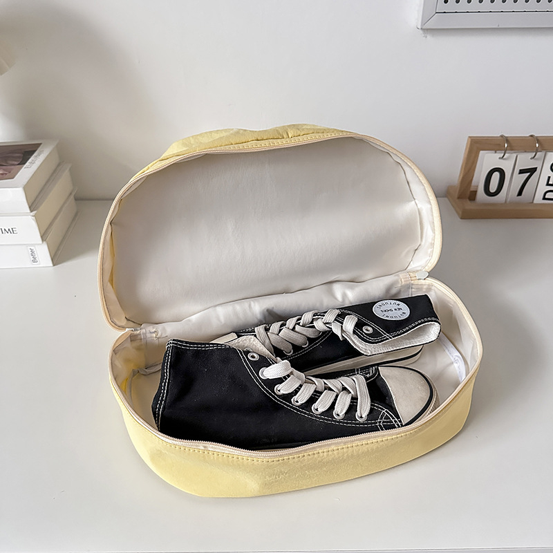 Fitness torba s mokro-suhi odjeljak, vodootporna, najlon materijal, kapacitet ispod 20 L, unisex