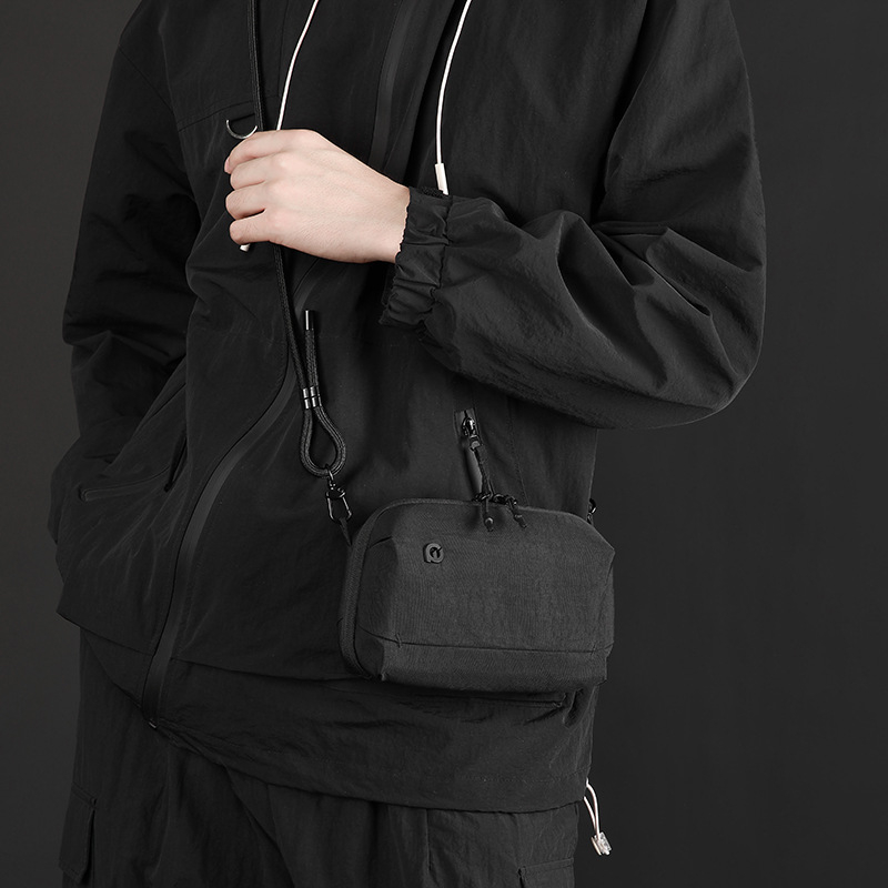 Vīriešu pleca soma ar vairākām nodalījumiem, lielas ietilpības, ūdensizturīgs neilons, ikdienas lietošanai