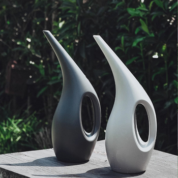 Záhradná kanvička na zalievanie s dlhým výtokom, nordický štýl, PE materiál, Presbyter značka, kapacita 1.5L/2.5L