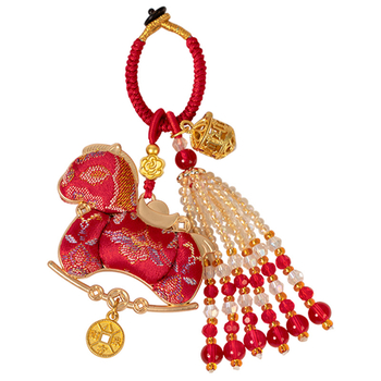 Fém kulcstartó medál ló motívummal, üreges aromaterápiás labda, kínai stílus Song brokád, félig kézi és félig mechanikus kivitelezés