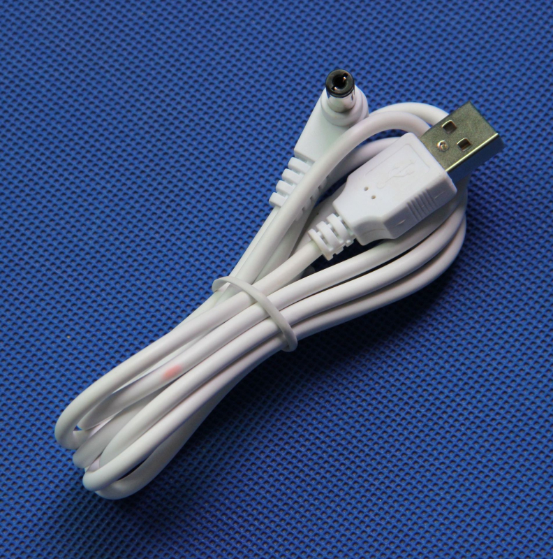 Stolējama lampa ar DC uzlādes vadu un papildu apgaismojumu un odi uzlikšanas kabeli — Gold Line Wei; Modelis DC charging line; Savienojums: barošanas kabelis; Vada kodols: tinēts vara; Vada materiāls: oksigēnvaba vara