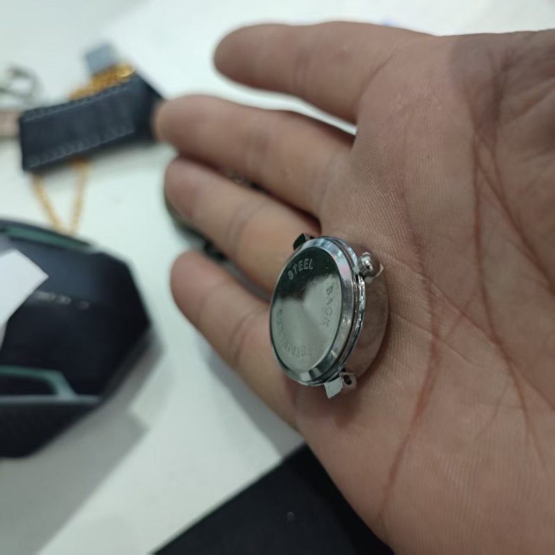 Ceas feminin cu diamante, cuarț, model JZ0004, cadran rotund, curea din aliaj, carcasă metalică