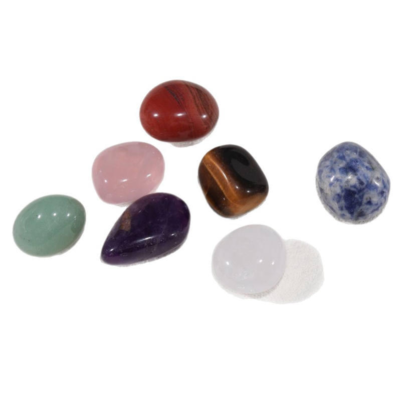 Естествени аметистови кристали, камъни с гранулеста повърхност