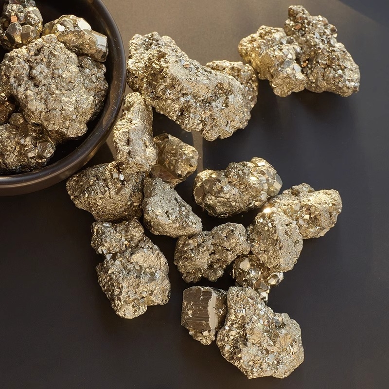 Kristalni uzorak bakrene rude s prirodnim piritetom i chalcopyritom – sirovi kamen za znanstvenu edukaciju, 0.02 kg, od Ah peng crystal crafts