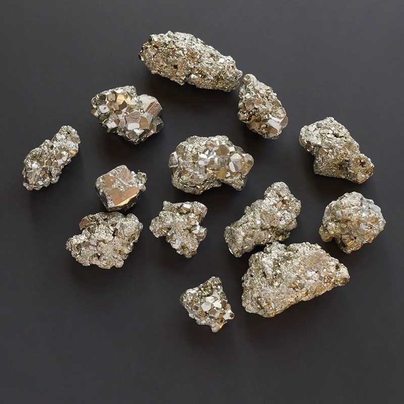 Kristalni uzorak bakrene rude s prirodnim piritetom i chalcopyritom – sirovi kamen za znanstvenu edukaciju, 0.02 kg, od Ah peng crystal crafts
