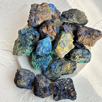 Prirodni azurit s malahitom - mineralni uzorak i ukras