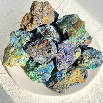 Prirodni azurit s malahitom - mineralni uzorak i ukras