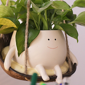 Саксия за цветя от синтетична смола — окачващ декоративен елемент за дом и двор, модерен минималистичен стил, подходящ за подарък