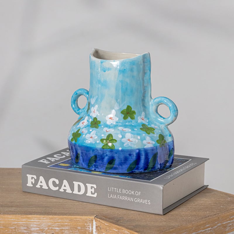 Ваза - керамична, ръчна изработка, настолна украса, стил свеж, подходяща за офис и дом