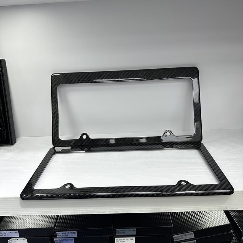 Okvir za registarsku tablicu od karbonskih vlakana, univerzalni model, štiti tablicu, prilagodljiva obrada