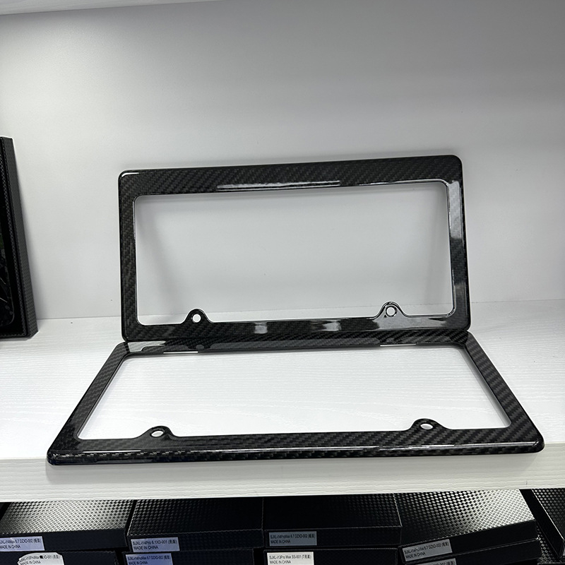 Okvir za registarsku tablicu od karbonskih vlakana, univerzalni model, štiti tablicu, prilagodljiva obrada