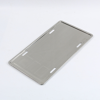 Okvir za registarsku pločicu kamiona od nehrđajućeg čelika • Univerzalan za kamione • Materijal: nehrđajući čelik • Broj dodatka: DC • Marka: Ji Dingchang