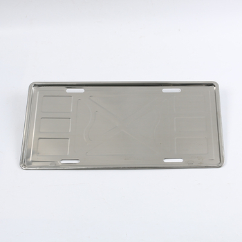 Okvir za registarsku pločicu kamiona od nehrđajućeg čelika • Univerzalan za kamione • Materijal: nehrđajući čelik • Broj dodatka: DC • Marka: Ji Dingchang