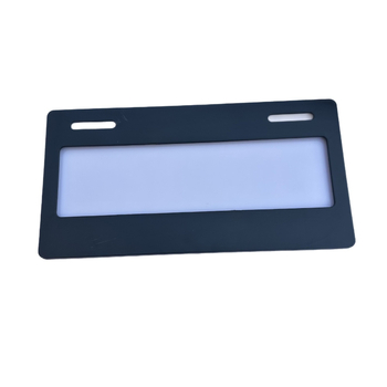 Műanyag rendszámtábla keret az USA szabályainak megfelelően, logóval, általános kompatibilitás.