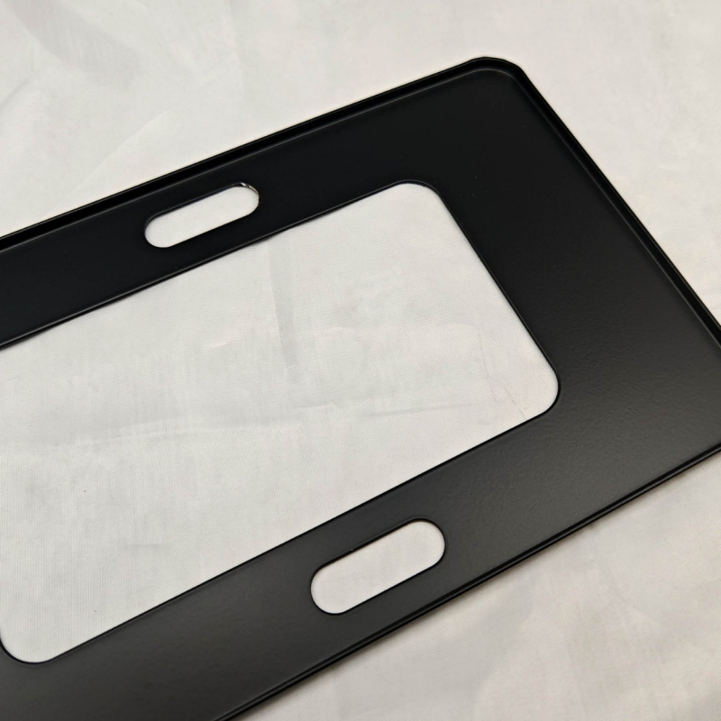 Uski bezokvirni okvir za registarske pločice – aluminijska legura, prilagodljiv